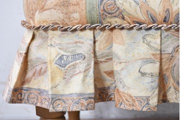 中古　飛騨産業　キツツキ　穂高シリーズ　クラシカルな佇まいのオットマン　(R-087976)
