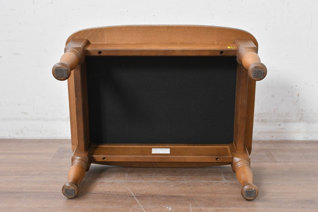 中古　飛騨産業　キツツキ　穂高シリーズ　クラシカルな佇まいのオットマン　(R-087976)