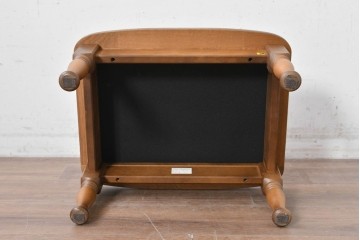 中古　飛騨産業　キツツキ　穂高シリーズ　クラシカルな佇まいのオットマン　(R-087976)