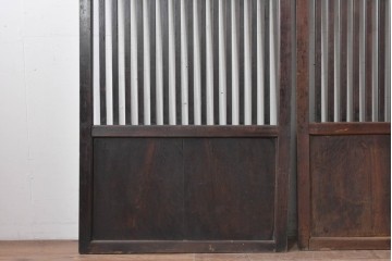 アンティーク建具　大正から昭和初期　和モダンな空間に映える落ち着いた格子戸2枚セット　(R-087978)