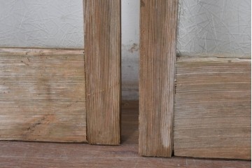 ヴィンテージ建具　昭和中期　趣ある縦桟デザインの玄関戸2枚セット　(R-087981)