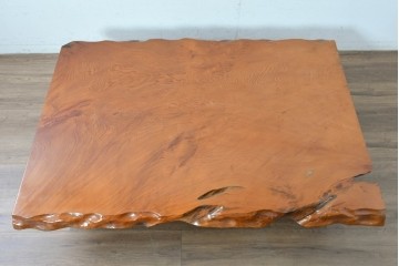 中古　高級品　屋久杉　一枚板　漆塗り　自然美あふれる耳付き座卓　定価約150万円　(R-087984)