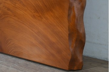 中古　高級品　屋久杉　一枚板　漆塗り　自然美あふれる耳付き座卓　定価約150万円　(R-087984)