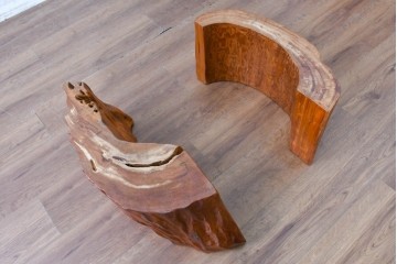 中古　高級品　屋久杉　一枚板　漆塗り　自然美あふれる耳付き座卓　定価約150万円　(R-087984)