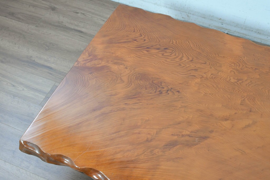 中古　高級品　屋久杉　一枚板　漆塗り　自然美あふれる耳付き座卓　定価約150万円　(R-087985)