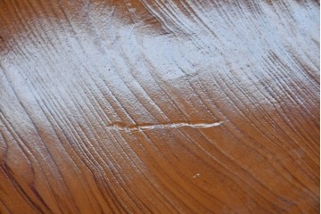 中古　高級品　屋久杉　一枚板　漆塗り　自然美あふれる耳付き座卓　定価約150万円　(R-087985)