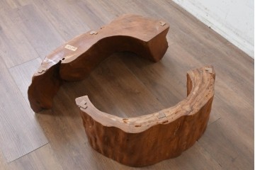 中古　高級品　屋久杉　一枚板　漆塗り　自然美あふれる耳付き座卓　定価約150万円　(R-087985)