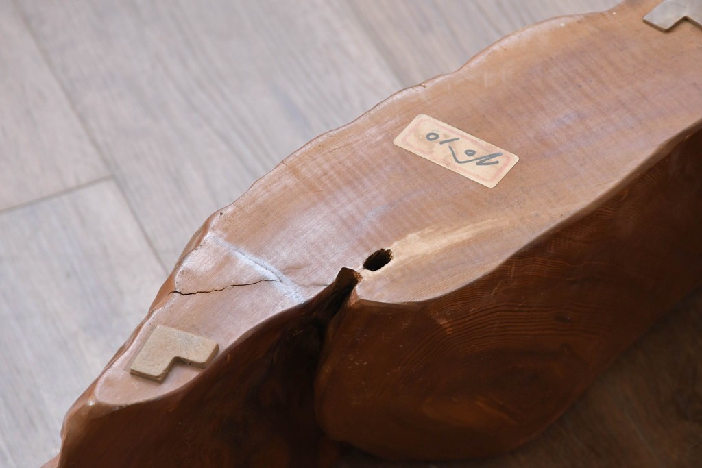 中古　高級品　屋久杉　一枚板　漆塗り　自然美あふれる耳付き座卓　定価約150万円　(R-087985)
