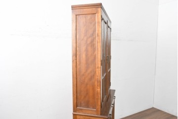 和製ヴィンテージ　樺(カバ)材　ガラス引き戸付きキャビネット　(R-087989)