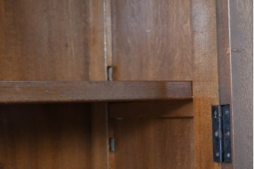 和製ヴィンテージ　樺(カバ)材　ガラス引き戸付きキャビネット　(R-087992)
