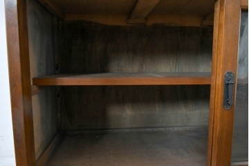 和製ヴィンテージ　樺(カバ)材　ガラス引き戸付きキャビネット　(R-087992)