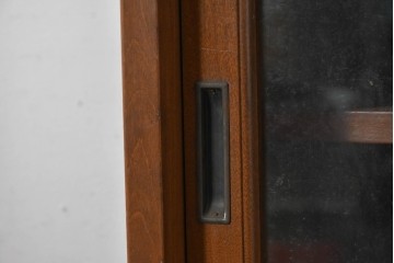 和製ヴィンテージ　樺(カバ)材　ガラス引き戸付きキャビネット　(R-087992)