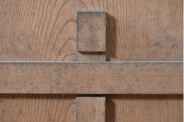 アンティーク建具　昭和初期　時を重ねた木味が魅力の格子蔵戸1枚　(R-087996)