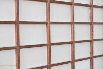 アンティーク建具　明治から大正　黒枠が空間を引き締める障子蔵戸　(R-087997)