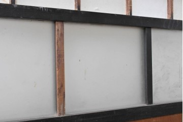 アンティーク建具　明治から大正　黒枠が空間を引き締める障子蔵戸　(R-087997)