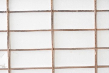 アンティーク建具　明治から大正　黒枠と抜け感のあるデザインが魅力の障子蔵戸　(R-087998)