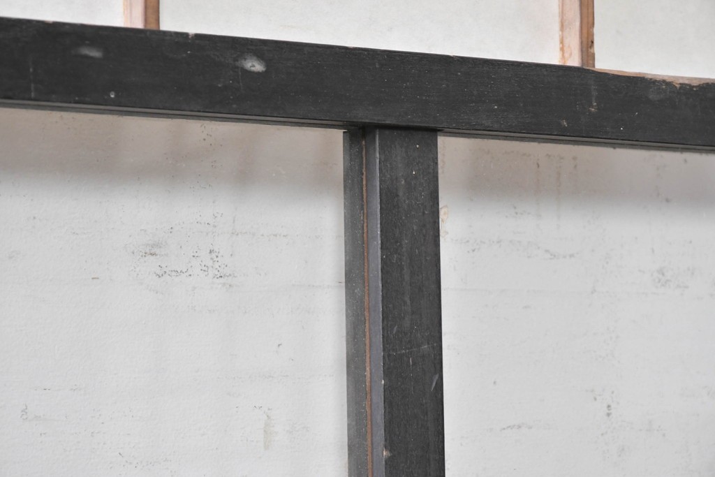 アンティーク建具　明治から大正　黒枠と抜け感のあるデザインが魅力の障子蔵戸　(R-087998)
