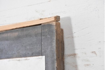 アンティーク建具　明治から大正　黒枠と抜け感のあるデザインが魅力の障子蔵戸　(R-087998)