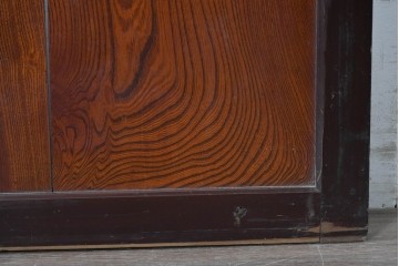 アンティーク建具　大正から昭和初期　腰板欅(ケヤキ)材　深みのある漆塗りの色合いが魅力の格子蔵戸1枚　(R-087999)