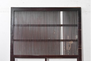 アンティーク建具　大正から昭和初期　腰板欅(ケヤキ)材　深みのある漆塗りの色合いが魅力の格子蔵戸1枚　(R-088000)