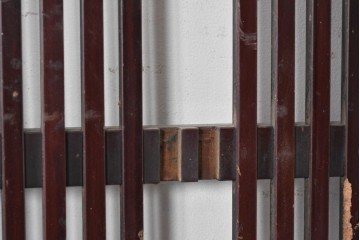 アンティーク建具　大正から昭和初期　腰板欅(ケヤキ)材　深みのある漆塗りの色合いが魅力の格子蔵戸1枚　(R-088000)