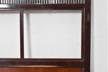 アンティーク建具　大正から昭和初期　腰板欅(ケヤキ)材　深みのある漆塗りの色合いが魅力の格子蔵戸1枚　(R-088000)