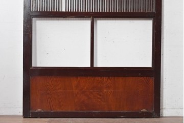 アンティーク建具　大正から昭和初期　腰板欅(ケヤキ)材　深みのある漆塗りの色合いが魅力の格子蔵戸1枚　(R-088000)