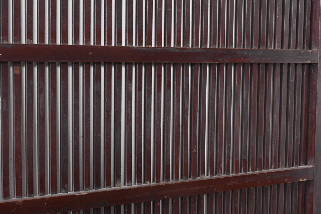 アンティーク建具　大正から昭和初期　腰板欅(ケヤキ)材　深みのある漆塗りの色合いが魅力の格子蔵戸1枚　(R-088000)