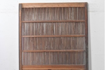 アンティーク建具　明治期　欅(ケヤキ)材　趣ある木味と繊細な格子が魅力の格子蔵戸1枚　(R-088001)
