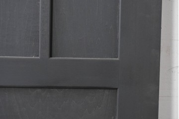 中古建具　職人手作り　シックなカラーがおしゃれな木製ドア1枚　(R-088004)