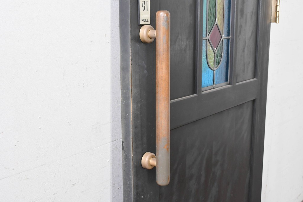 中古建具　鮮やかな色ガラスを組み合わせた職人手作りのステンドグラス入りドア1枚　(R-088005)