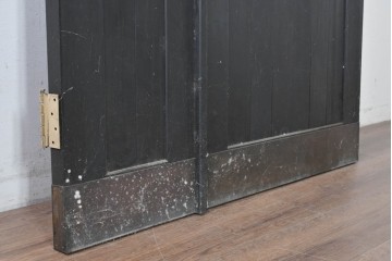 中古建具　店舗用におすすめ!　シックなカラーがお洒落な親子ドア2枚(1対)セット　(R-088006)