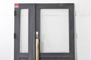 中古建具　店舗用におすすめ!　シックなカラーがお洒落な親子ドア2枚(1対)セット　(R-088007)