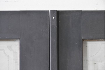 中古建具　店舗用におすすめ!　シックなカラーがお洒落な親子ドア2枚(1対)セット　(R-088007)