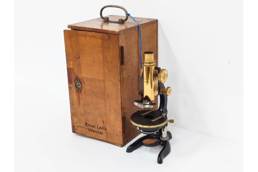 ドイツ　Ernst Leitz Wetzlar(エルンスト・ライツ)　No.189918　レンズ付き顕微鏡　外箱付き　(R-088008)