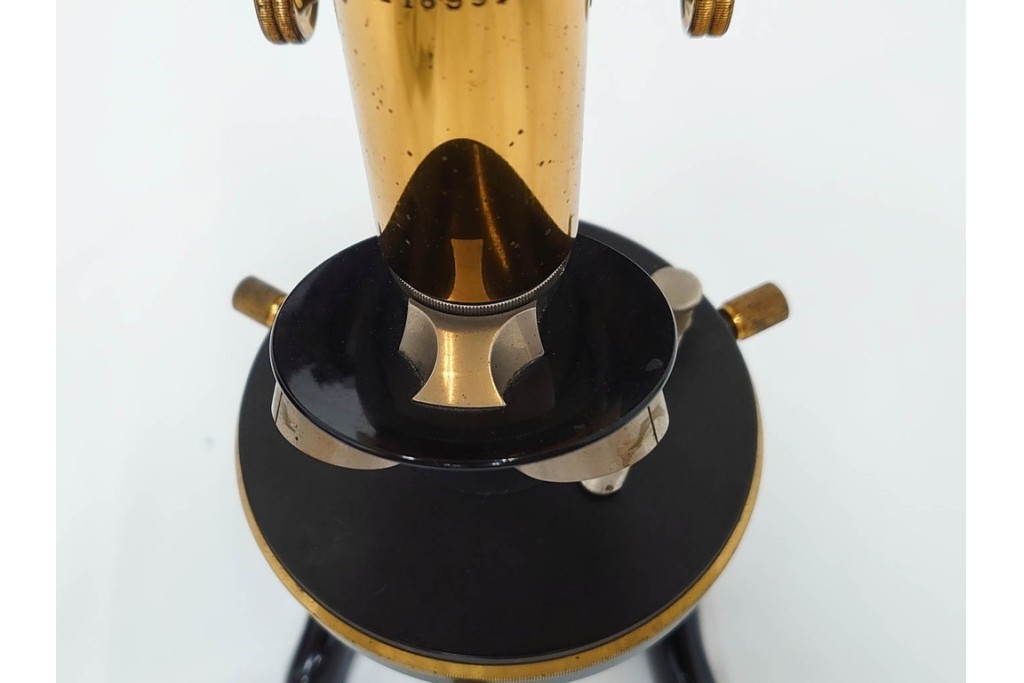 ドイツ　Ernst Leitz Wetzlar(エルンスト・ライツ)　No.189918　レンズ付き顕微鏡　外箱付き　(R-088008)