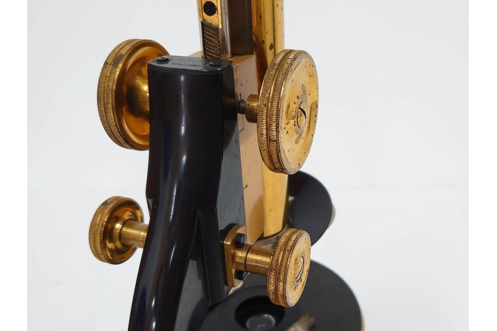 ドイツ　Ernst Leitz Wetzlar(エルンスト・ライツ)　No.189918　レンズ付き顕微鏡　外箱付き　(R-088008)