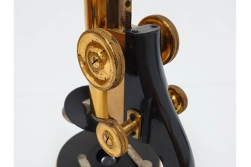 ドイツ　Ernst Leitz Wetzlar(エルンスト・ライツ)　No.189918　レンズ付き顕微鏡　外箱付き　(R-088008)