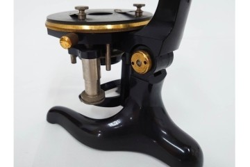ドイツ　Ernst Leitz Wetzlar(エルンスト・ライツ)　No.189918　レンズ付き顕微鏡　外箱付き　(R-088008)