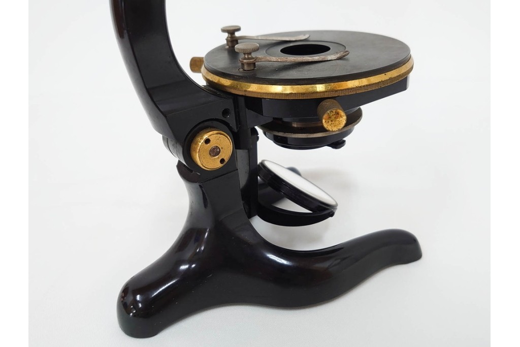 ドイツ　Ernst Leitz Wetzlar(エルンスト・ライツ)　No.189918　レンズ付き顕微鏡　外箱付き　(R-088008)
