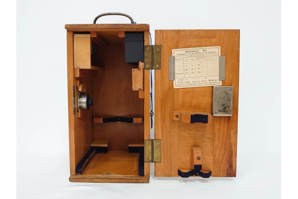 ドイツ　Ernst Leitz Wetzlar(エルンスト・ライツ)　No.189918　レンズ付き顕微鏡　外箱付き　(R-088008)