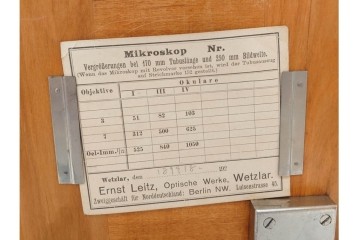 ドイツ　Ernst Leitz Wetzlar(エルンスト・ライツ)　No.189918　レンズ付き顕微鏡　外箱付き　(R-088008)