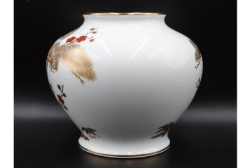 大倉陶園(OKURA/OAC)　高さ約20cm　金彩で松竹梅を描いた上品な花瓶　外箱付き　(R-088009)