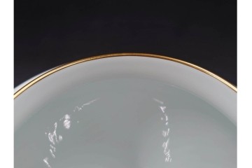 大倉陶園(OKURA/OAC)　高さ約20cm　金彩で松竹梅を描いた上品な花瓶　外箱付き　(R-088009)