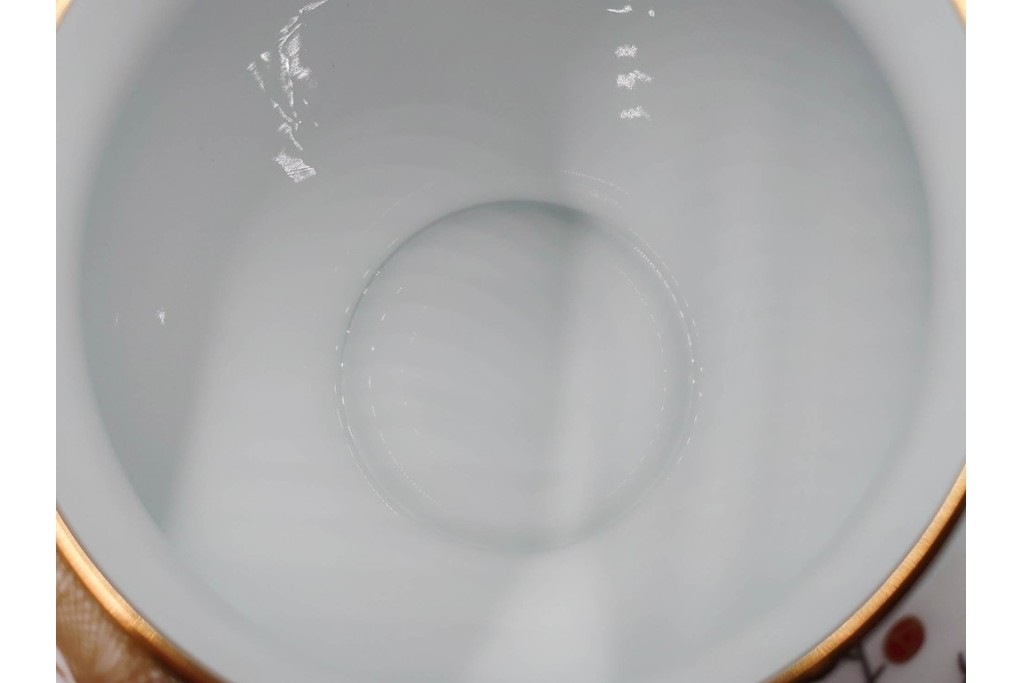 大倉陶園(OKURA/OAC)　高さ約20cm　金彩で松竹梅を描いた上品な花瓶　外箱付き　(R-088009)