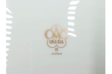 大倉陶園(OKURA/OAC)　高さ約20cm　金彩で松竹梅を描いた上品な花瓶　外箱付き　(R-088009)