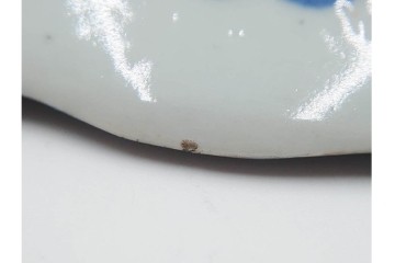 江戸期　古伊万里　染付　草花文・唐草文　輪花形　直径約41cm(1尺3寸)　緻密なデザインが目を引く大皿　(R-088010)