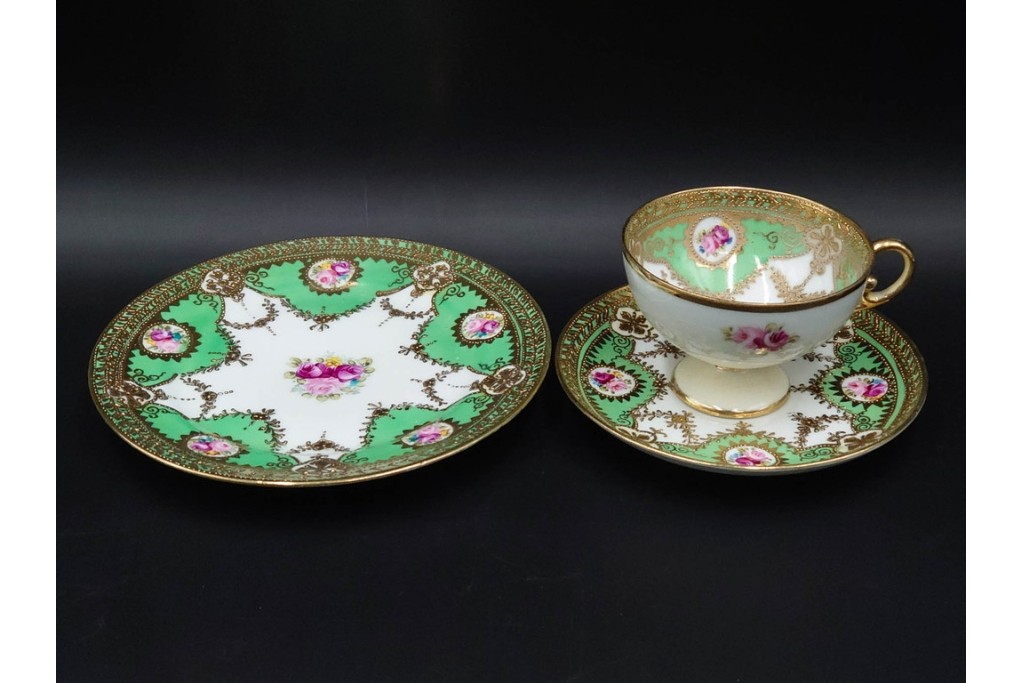 オールドノリタケ(NORITAKE)　マルキ印　金盛と薔薇のデザインが華やかなトリオ2客・カップ&ソーサー1客セット　(R-088012)