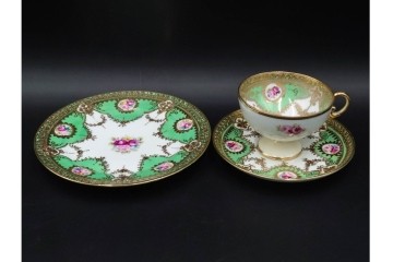 オールドノリタケ(NORITAKE)　マルキ印　金盛と薔薇のデザインが華やかなトリオ2客・カップ&ソーサー1客セット　(R-088012)