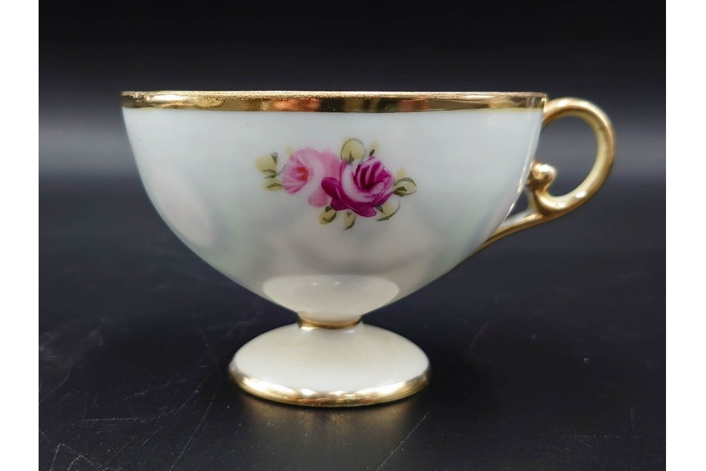 オールドノリタケ(NORITAKE)　マルキ印　金盛と薔薇のデザインが華やかなトリオ2客・カップ&ソーサー1客セット　(R-088012)